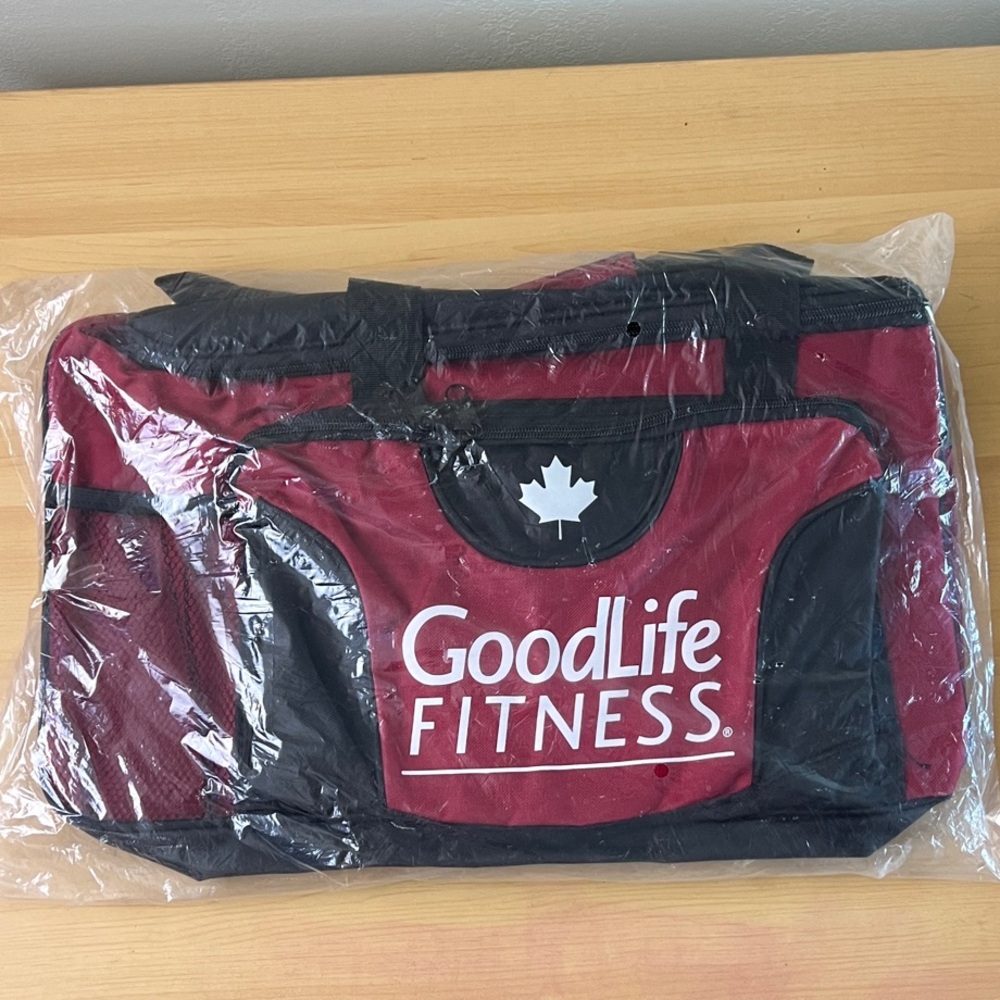Goodlife Fitness Red and Black Sports Bag NEW duffel gym bag carryon Canada flag
